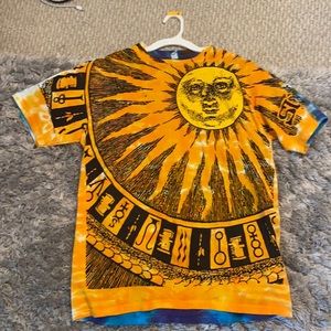 Night and day graphic tee